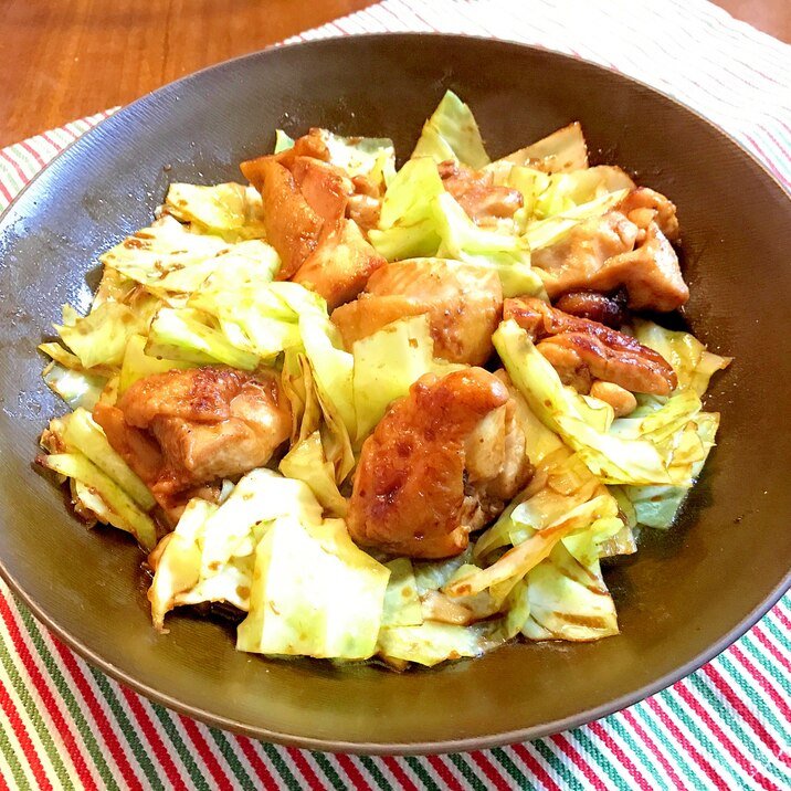 鶏肉とキャベツの赤味噌炒め